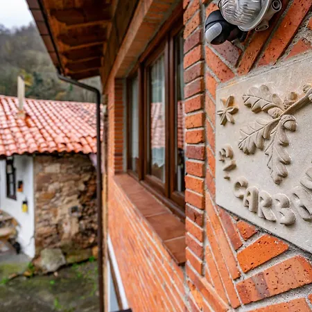 El Carbayu, Jacuzzi Y Vistas Séjour à la campagne *